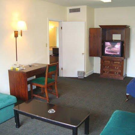 Town House Motel Tupelo Εξωτερικό φωτογραφία