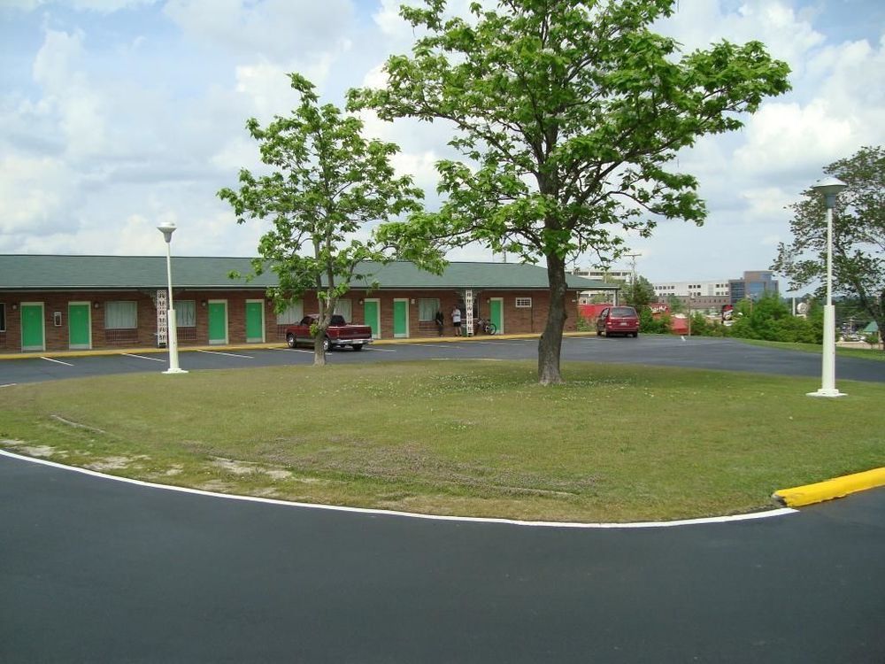 Town House Motel Tupelo Εξωτερικό φωτογραφία
